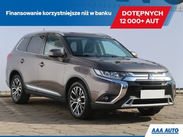 Mitsubishi Outlander III SUV Facelifting 2015 2.0 MIVEC 150KM 2016 Mitsubishi Outlander 2.0, Salon Polska