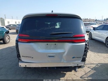 Chrysler Pacifica II 2023 Chrysler Pacifica Hybrid Touring L 2023 3.6l 3.6 Hybryda 260KM, zdjęcie 3