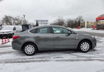 Opel Astra J Sedan 1.4 Turbo ECOTEC 140KM 2019 Opel Astra Opel Astra 1.4 Benzyna 140KM, zdjęcie 6