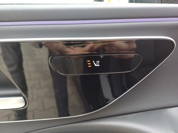 Mercedes Klasa E W214 Sedan 2.0 220d 197KM 2024 Mercedes-Benz E 220, zdjęcie 21