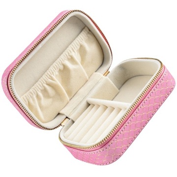 Дорожный чемодан с драгоценностями