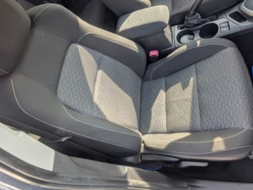 Toyota Auris II Hatchback 5d 1.8 HSD 136KM 2014 Toyota Auris Toyota Auris Hybryda 1.8 Hybryda Plug-in 136KM, zdjęcie 8