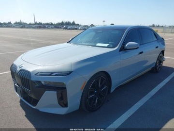 BMW Seria 7 G70 2023 BMW Seria 7 740 I 2023 3.0l 3.0 Benzyna 375KM, zdjęcie 1