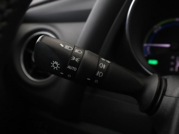 Toyota Auris II Hatchback 5d Facelifting 1.8 Hybrid 136KM 2018 Toyota Auris kamera grzane fotele tempomat, zdjęcie 33