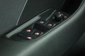 Audi A3 8V Hatchback 3d 1.6 TDI clean diesel 110KM 2015 Audi A3 1.6 TDI, Automat, Navi, Xenon, Bi-Xenon, zdjęcie 19