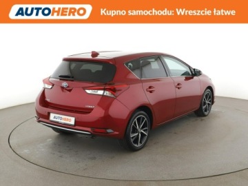Toyota Auris II Hatchback 5d Facelifting 1.8 Hybrid 136KM 2018 Toyota Auris HEV navi klima auto grzane fotele, zdjęcie 6