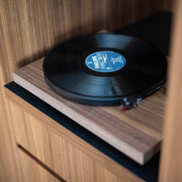 ПРОИГРЫВАТЕЛЬ PRO-JECT DEBUT CARBON EVO MM ORTOFON 2M RED WALNUT - ОГРАНИЧЕННОЕ ПРЕДЛОЖЕНИЕ