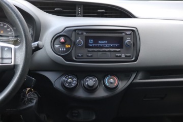 Toyota Yaris III Hatchback 5d Facelifting 1.0 VVT-i 69KM 2017 Toyota Yaris 1.0 VVT-i, Salon Polska, zdjęcie 12