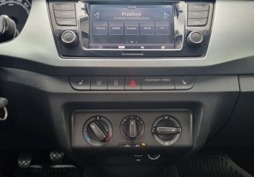 Skoda Fabia III Hatchback Facelifting 1.0 MPI 75KM 2019 Skoda Fabia 1.0 MPI Benzyna 75KM Czarny dach K..., zdjęcie 18