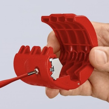 Труборез Knipex BiX для пластиковых труб и гильз 20-50