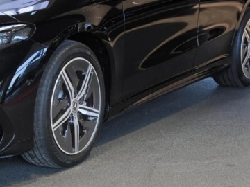 Mercedes CLA C118/X118 2025 MERCEDES-BENZ CLA 220 4-Matic AMG Line 1.5 (190KM) 2025, zdjęcie 2