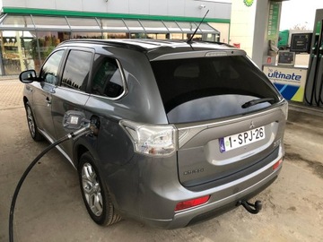 Mitsubishi Outlander III 2015 Mitsubishi Outlander PHEV*aso*KAMERY 360 o*INSYLE+, zdjęcie 33