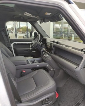 Land Rover Defender IV (L663) 2025 Land Rover Defender MY25 3.0D I6 250 PS AWD Auto X-Dynamic HSE 110 3.0, zdjęcie 14