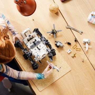 LEGO TECHNIC NASA Марсоход Perseverance 42158
