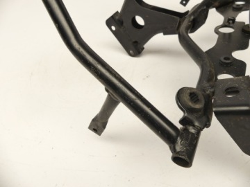 КРЕПЛЕНИЕ КОЗЫРЬКА SUZUKI GSF 600 BANDIT N S 00-04