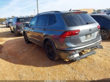 Volkswagen Tiguan II 2022 Volkswagen Tiguan 2022 Volkswagen Tiguan 2.0T SE R-Line Black FWD 2.0 184KM, zdjęcie 2