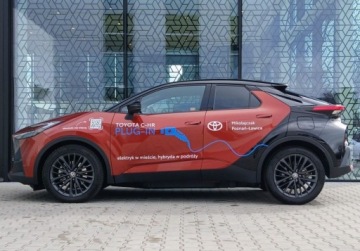 Toyota C-HR II SUV Plug-In 2.0 Hybrid Dynamic Force Plug-in  223KM 2025 Toyota C-HR C-HR PHEV Tokyo Edition FV23 DEMO Bezwypadkowy KINTO, zdjęcie 2