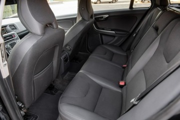 Volvo V60 I Kombi 2.0 D3 163KM 2012 Volvo V60 R-Design 2.0d D4 163KM 5cylinów Manual, zdjęcie 6