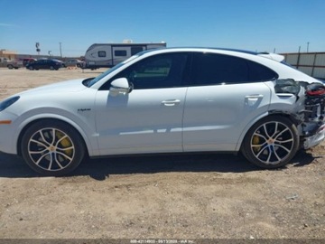 Porsche Cayenne III 2020 Porsche Cayenne E-Hybrid Coupe Turbo S 2020 4.0l 4.0 Hybryda 541KM, zdjęcie 2