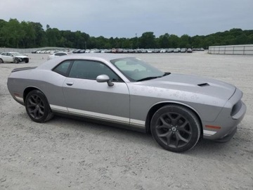 Dodge Challenger III 2017 Dodge Challenger Dodge Challenger SXT 3.6 Benzyna 305KM, zdjęcie 2