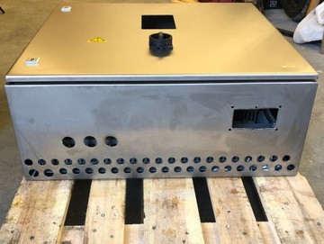 Шкаф управления из нержавеющей стали 760х760х300