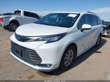 Toyota Sienna III 2022 Toyota Sienna XLE 2022 2.5l 2.5 Hybryda 189KM, zdjęcie 1