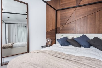 Fornirowane okładziny ścian, drzwi ukryte