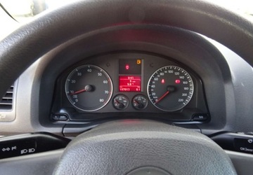 Volkswagen Golf V Hatchback 1.4 i 16V 75KM 2004 Volkswagen Golf 1.4ben,klima,alu,oplacony 1.4 Benzyna 75KM, zdjęcie 11