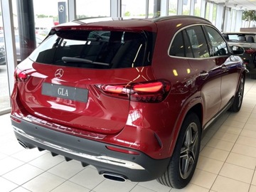Mercedes GLA II Off-roader Facelifting 1.3 200 163KM 2025 MERCEDES-BENZ GLA 200 AMG Line Suv 1.3 (163KM) 2025, zdjęcie 3