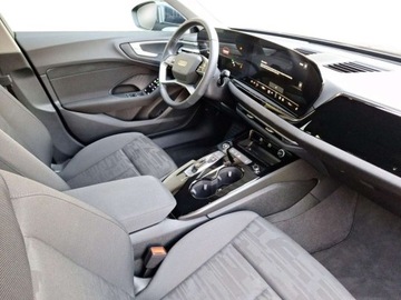 Audi A5 B10 Avant 2.0 TFSI 150KM 2025 Audi A5 Avant Audi A5 Avant TFSI 150KM S-tronic 2.0 Benzyna 150KM, zdjęcie 9