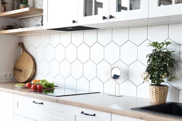 KERNAU KBHI0160B СТЕКЛЯННАЯ ВЫТЯЖКА, ЧЕРНОЕ СТЕКЛО