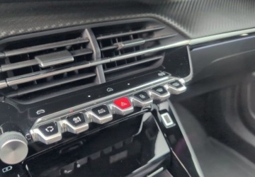 Peugeot 2008 II SUV Facelifting 1.2 Hybrid 145 145KM 2025 Peugeot 2008 II (2019-) mHev Zadbany 145KM SalonPL FV23 Kredyt 0 Leasing o, zdjęcie 18