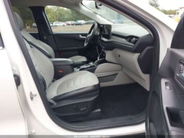 Ford Kuga III 2023 Ford Kuga 2023 r., 2,0L PLATINIUM 2.0 Benzyna 250KM, zdjęcie 8