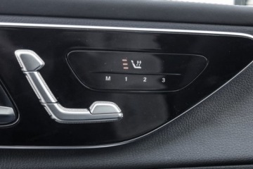 Mercedes GLC C254/X254 Coupe 2.0 200 204KM 2025 MERCEDES-BENZ GLC 200 4-Matic AMG Line 2.0 (204KM) 2025, zdjęcie 13