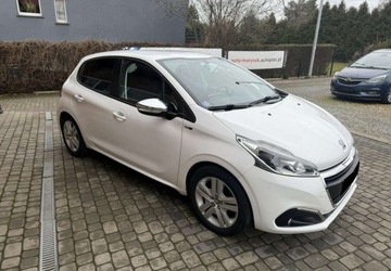 Peugeot 208 I Hatchback 5d Facelifting 1.2 PureTech 82KM 2017 Peugeot 208 1,2 82KM Klimatyzacja 1.2 Benzyna 82KM, zdjęcie 3
