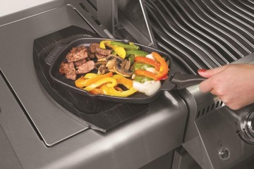 СКОВОРОДА ЧУГУННАЯ С ДЕРЕВЯННОЙ ПОДСТАВКОЙ НАПОЛЕОН