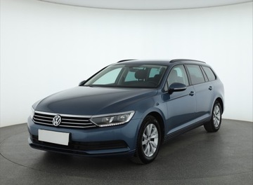 Volkswagen Passat B8 Variant 1.4 TSI BlueMotion Technology 125KM 2018 VW Passat 1.4 TSI, Salon Polska, Klima, zdjęcie 1