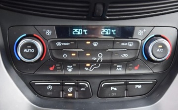 Ford Kuga II SUV Facelifting 2.0 TDCi 180KM 2017 Ford Kuga 2.0 TDCI 180P AWD ST-Line PowerShif Fuul Ledy Kamera Lopatki, zdjęcie 29