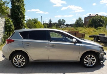 Toyota Auris II 2016 Toyota Auris Okazja 1.8 Hybryda 100KM, zdjęcie 12