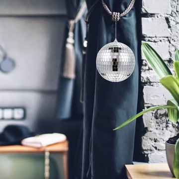 ЗЕРКАЛА, ПОДВЕСНЫЕ НА ДЕРЕВЬЕ, УКРАШЕНИЯ БАЛЮСТРАДЫ