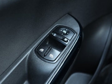 Opel Corsa E Hatchback 3d 1.2 Twinport 70KM 2015 Opel Corsa 1.2, Klima, Tempomat,ALU, zdjęcie 11