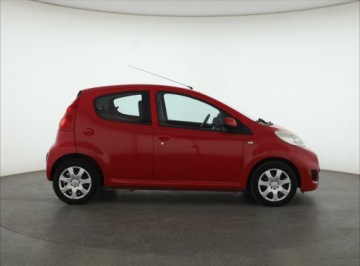 Peugeot 107 Hatchback 5d 1.0 12V 68KM 2011 Peugeot 107 1.0, Automat, Klima, zdjęcie 5