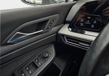 Volkswagen Golf VIII Hatchback 1.5 eTSI EVO mHEV 150KM 2022 Volkswagen Golf Variant Stan bdb - Alcantara - Kamera - Czujniki - Podgrz., zdjęcie 10