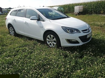 Opel Astra J Sports Tourer Facelifting 1.6 CDTI ecoFLEX 110KM 2015 Opel Astra 1.6 CDTI DPF ecoFLEX Sports Tourer S&amp;S Exklusiv 110KM 2015r, zdjęcie 6