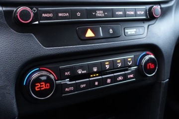 Kia Ceed III Kombi 1.6 CRDi 115KM 2019 Kia Ceed czujniki, tempomat, klimatyzacja 2strefowa, FV23 1.6 Diesel 115KM, zdjęcie 13