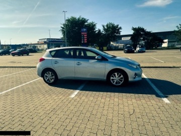 Toyota Auris II Hatchback 5d Valvematic 130 132KM 2014 Toyota Auris 1.6 Dynamic benzyna 132KM 2014r, zdjęcie 5