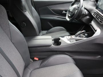 Peugeot 5008 II Crossover Facelifting 1.2 PureTech 130KM 2022 Peugeot 5008 PureTech 130, Salon Polska, zdjęcie 8