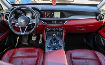 Alfa Romeo Stelvio SUV 2.0 Turbo 280KM 2017 Alfa Romeo Stelvio Alfa Romeo Stelvio 2.0 T Sport Q4 280KM 2.0 Benzyna, zdjęcie 9