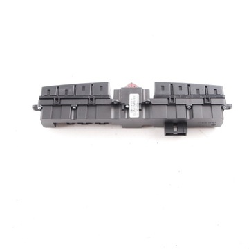 MERCEDES W209 PANEL PŘEPÍNAČE DESKY ROZDĚLOVACÍ A2038706410