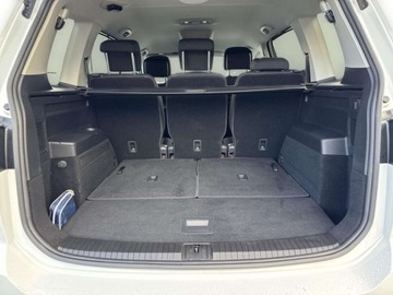 Volkswagen Touran III 1.5 TSI EVO 150KM 2019 Volkswagen Touran TSI 150KM Highline 7 os. R-Line Exterieur LED Nawiga, zdjęcie 32